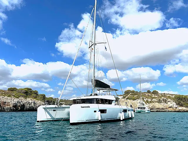Lagoon 42